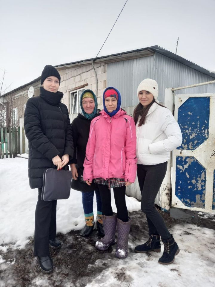 В Нурлатском районе прошел профилактический рейд для контроля ситуации в неблагополучных семьях
