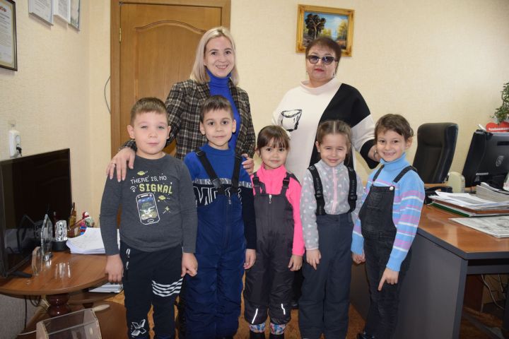 Юные журналисты детского сада «Камыр Батыр» побывали в «Нурлат-информе»