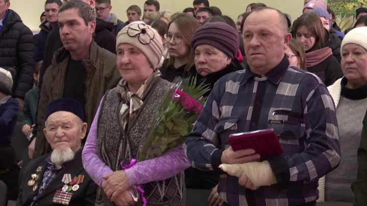 Орден Мужества передан родителям Александра Малыгина, погибшему при исполнении воинского на Украине