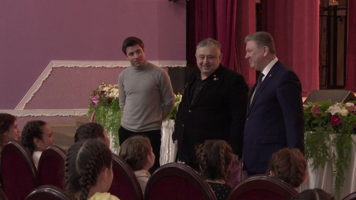 Ансамбли, юные конферансье участвовали в мастер-классе «Созвездие-Йолдызлык» в Нурлате