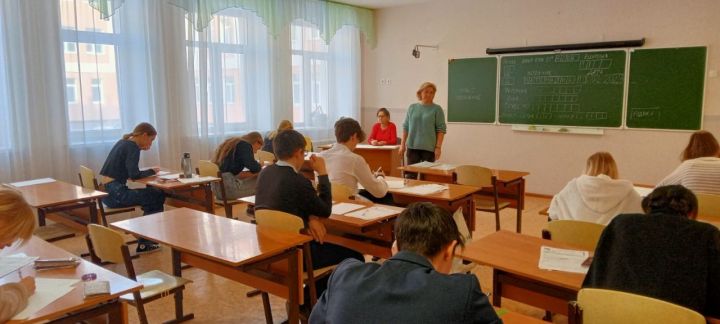 В Нурлате прошли пробные экзамены для выпускников
