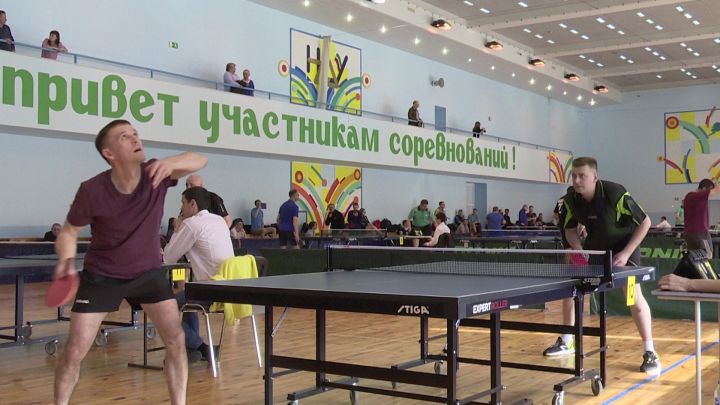 Настольный теннис в Нурлате объединил спортсменов из разных городов и областей России