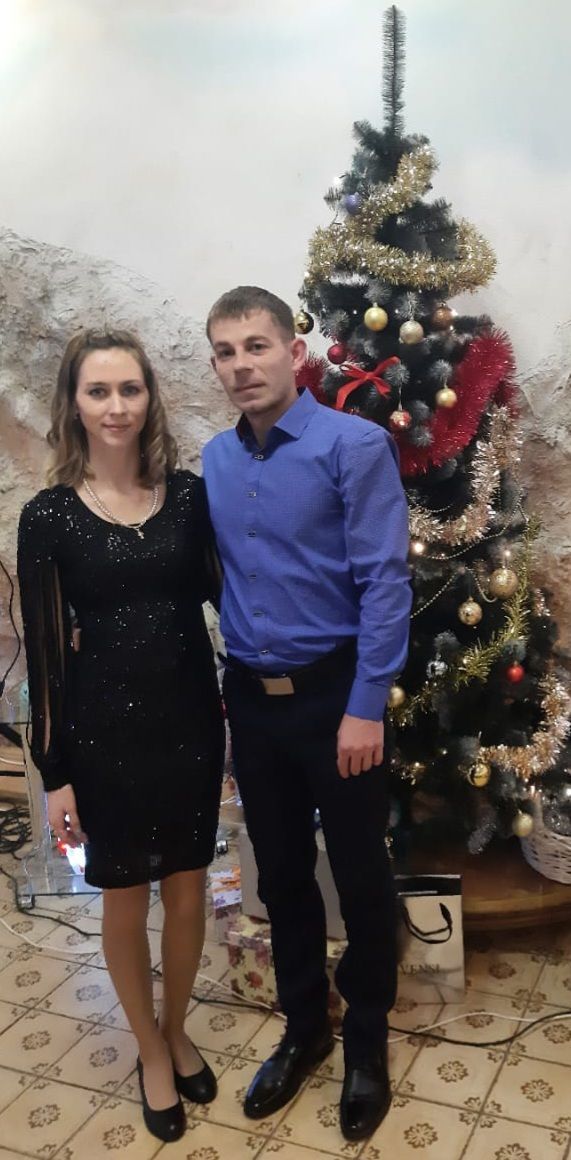 Следующими участниками конкурса ко Дню всех влюбленных становятся Дмитрий и Анастасия Гужевы