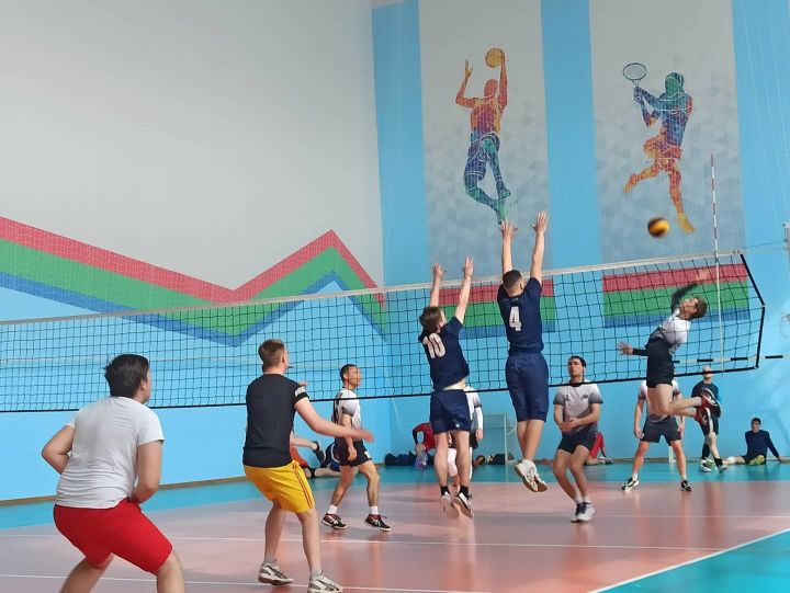 В Нурлате стартуют решающие игры районного чемпионата по волейболу