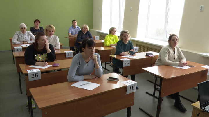 Родители выпускников нурлатских школ сдавали ЕГЭ по русскому языку