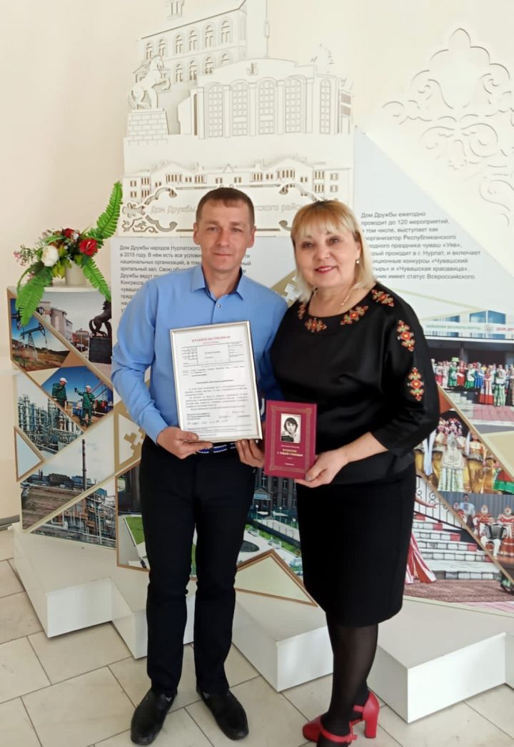 Депутат Госдумы РФ Олег Морозов поздравил нурлатского поэта с вручением медали
