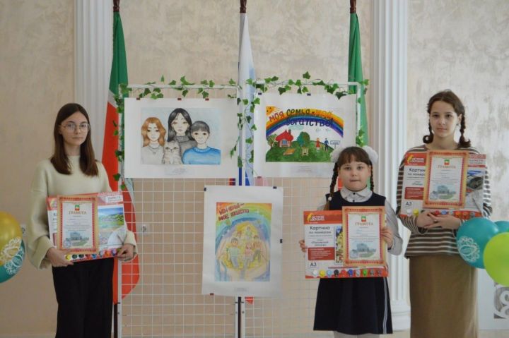 В Нурлате состоялся конкурс рисунков на тему «Моя семья-мое богатство»