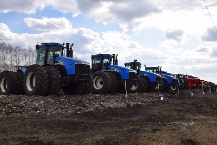 В Татарстане оценят готовность организаций АПК к весенне-полевым работам