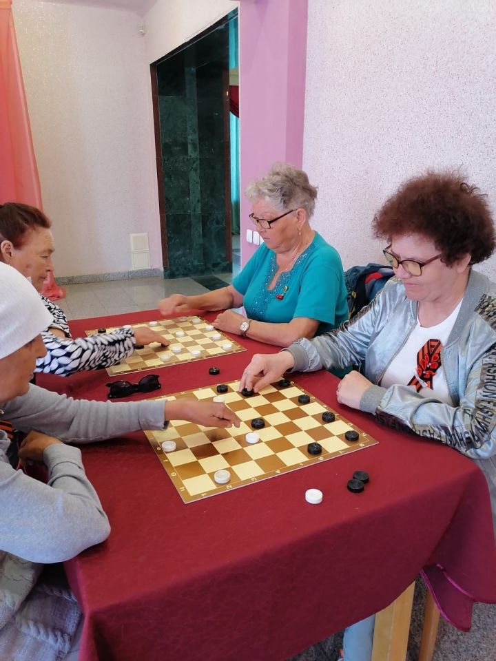 В Нурлате прошел турнир по шашкам,   посвященный Дню Победы