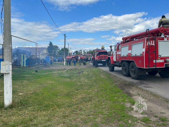 В пожаре в Тукаевском районе Татарстана погибли семь человек, из них четверо - дети