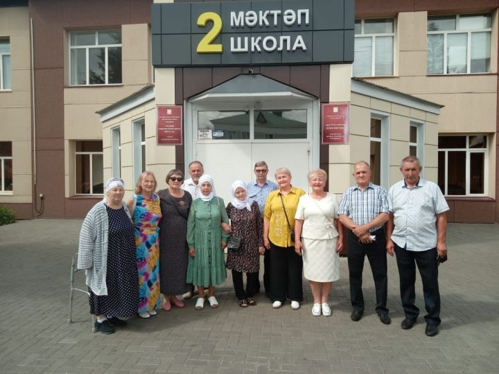 Встреча 50 лет спустя: выпускники Нурлатской школы собрались, чтобы вспомнить школьные годы