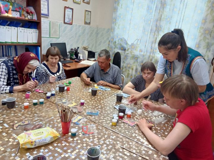 Для проживающих в Нурлатском доме-интернате для престарелых прошел мастер-класс