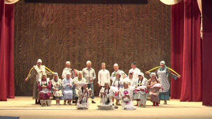 Нурлатскому ансамблю татарской песни «Сердәш” присвоили звание “Народный самодеятельный коллектив”
