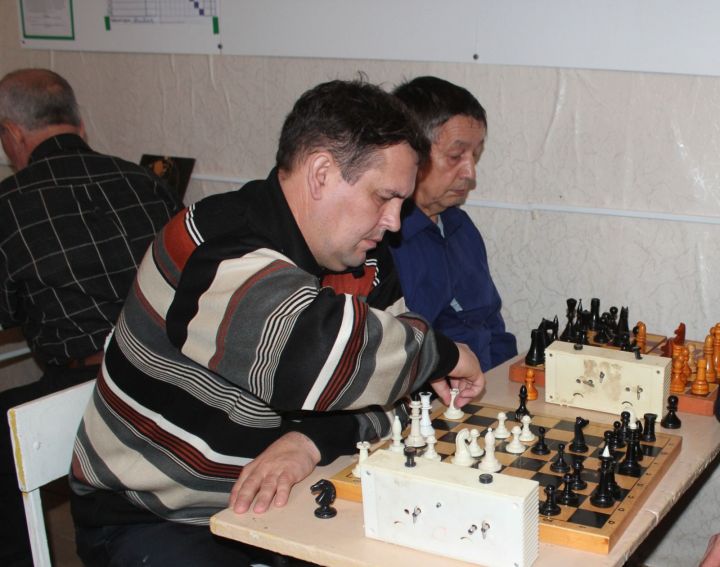 Члены Нурлатского шахматного клуба демонстрируют высокий уровень игры