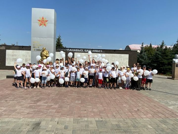 В Нурлате прошла акция памяти детей-жертв войны на Донбассе