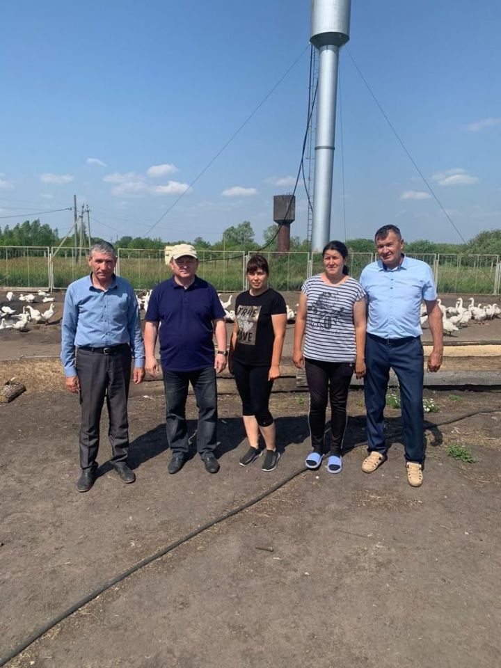 Дамир Ишкинеев посетил фермы по выращиванию уток и гусей
