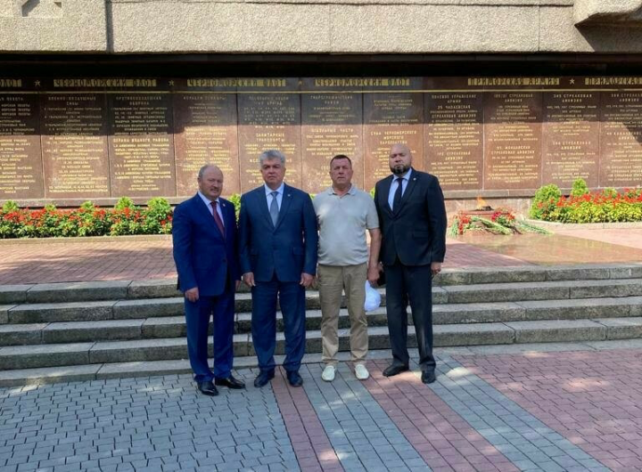 Представители Татарстана почтили память героев второй обороны Севастополя