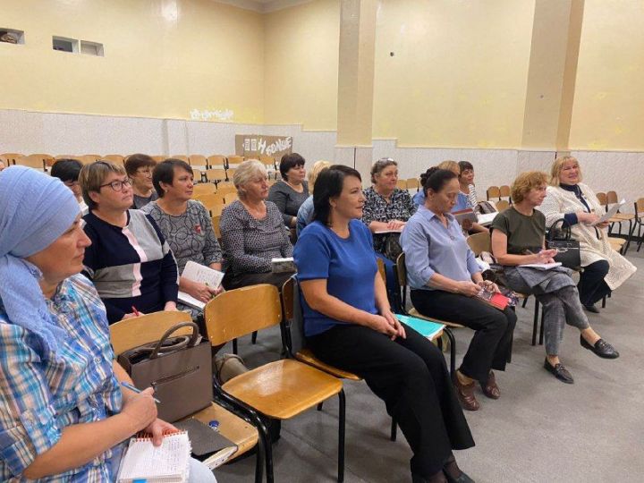 В Нурлате прошло совещание заведующих школьных библиотек