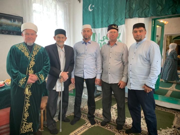 В Новоамзинской мечети для сельчан организовали званый обед