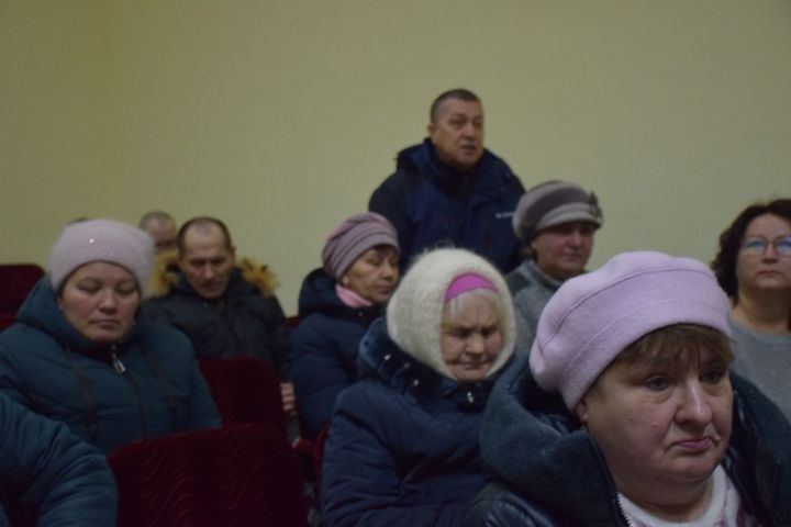 Заместитель главы Нурлатского района Линар Маняпов провел встречу с жителями Амзинского сельского поселения