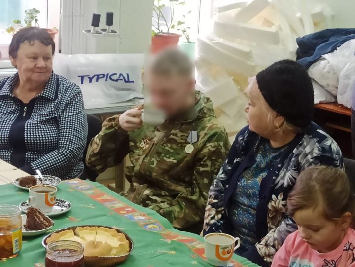 Участник СВО рассказал нурлатским волонтерам о своей службе