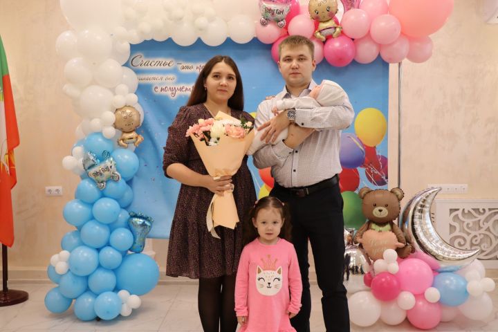 С начала 2024 года в Нурлатском районе зарегистрировано 230 новорожденных детей