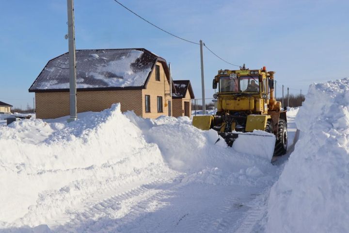 Снег в этом году в частном секторе Нурлата чистят по-новому
