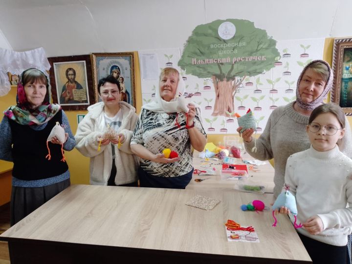 В воскресной школе «Ильинский росточек» прошел мастер-класс по изготовлению Пасхальных курочек