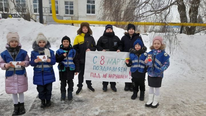 ЮИДовцы Нурлатской школы №3 провели на улицах города профилактическую акцию