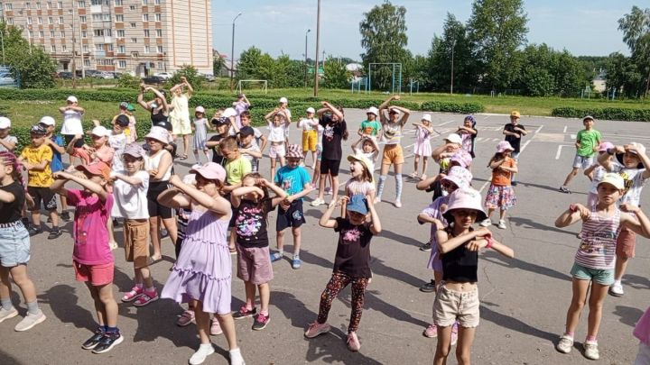 В пришкольных лагерях Нурлата каждый день наполнен новыми событиями