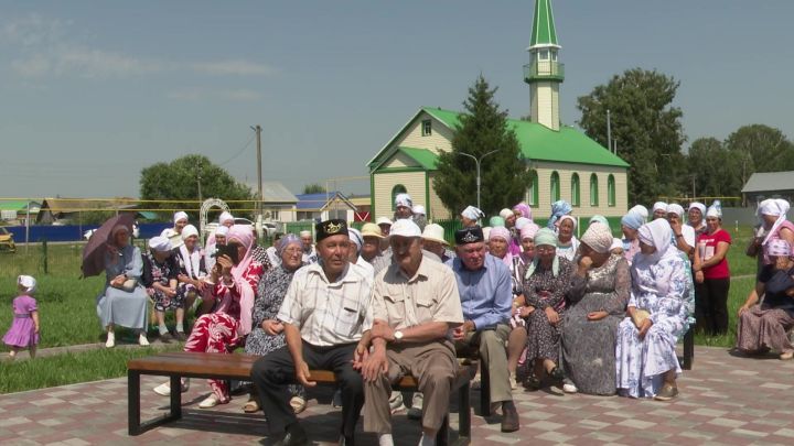 Кычытканлы авылы халкы һәм якташлары җирле мәчетнең 30еллыгын билгеләп үтте