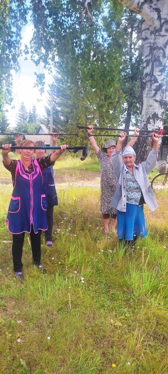 Социальные работники организовали физкультурно-оздоровительное мероприятие  для получателей социальных услуг