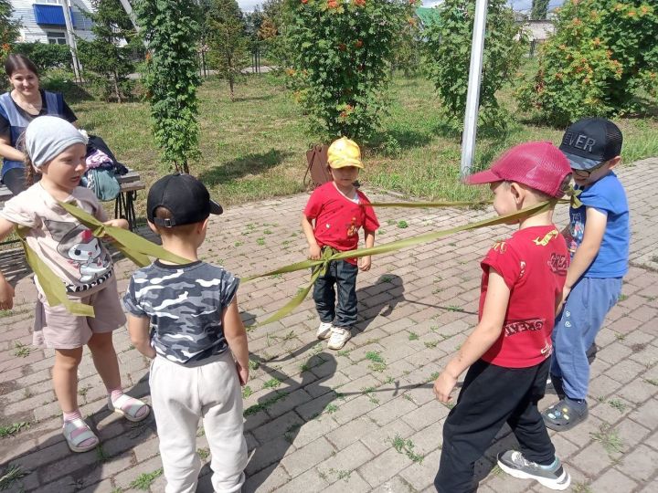 Дом дружбы народов провел познавательно-игровой час для детского сада «Колокольчик» по случаю Ильиного дня