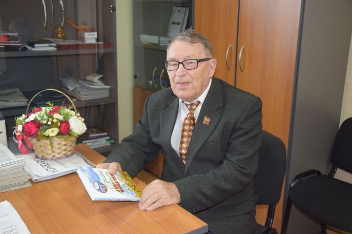 Жители Вишневой Поляны провели мероприятие ко дню рождения местного автора Валентина Бурайкина