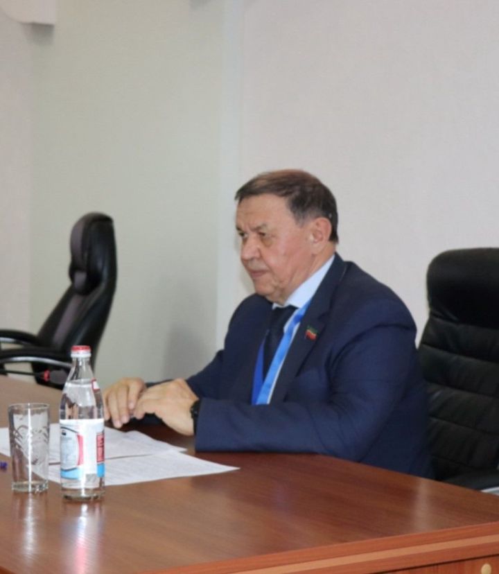 Нурлатцы смогут обратиться на прием к Мякзюму Салахову