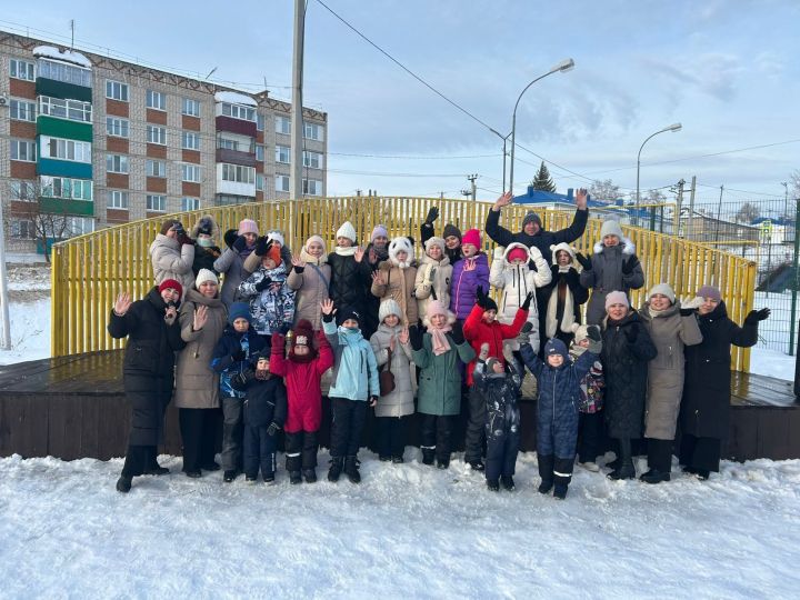 Сотрудники Дома Дружбы народов провели развлекательную программу «Снежная карусель»