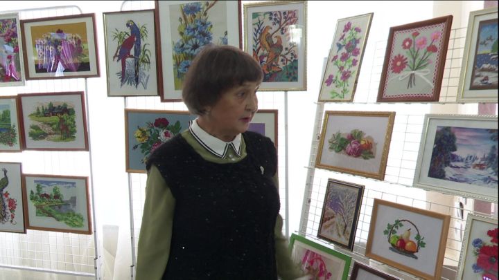 Вера Козлова за 20 лет увлечения вышила 500 картин