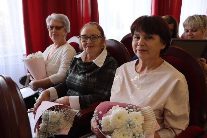В Нурлате чествовали ветеранов налоговой службы