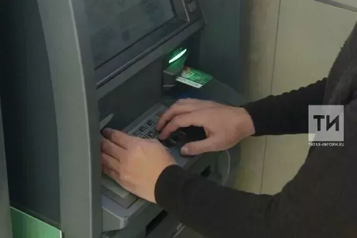 Две зарплаты в декабре: кому и почему перечислят деньги досрочно