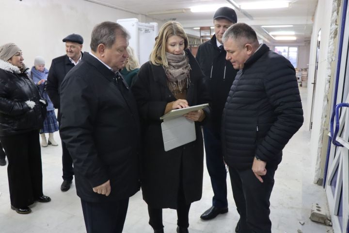 Дамир Ишкинеев рабочее совещание провел на объекте капремонта