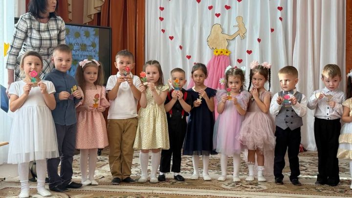 В детском саду «Солнышко» прошел утренник ко Дню матери