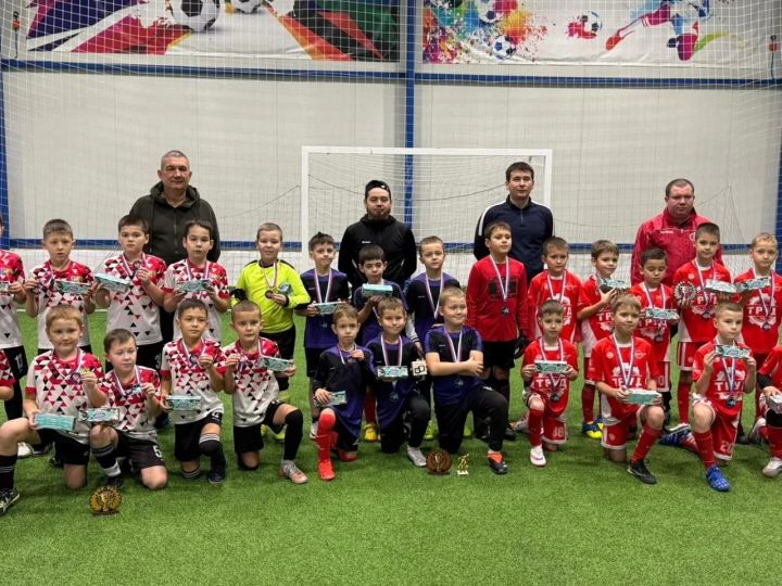 Нурлатские «факеловцы» привезли два кубка с турнира в Чистополе