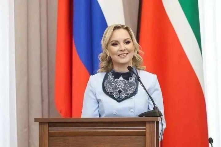 Эльвира Ахметова отметила вклад работников ЗАГС в укрепление семейных ценностей