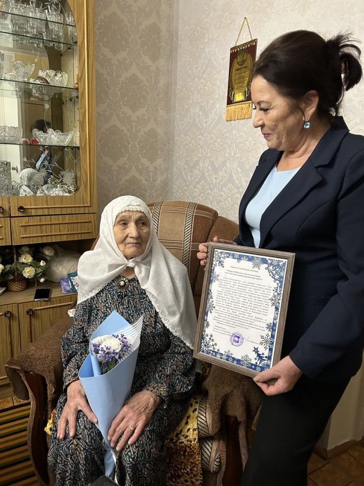Сердце, полное жизни: Сания Бадертдиновна Муратханова из Нурлата отметила 90-летие