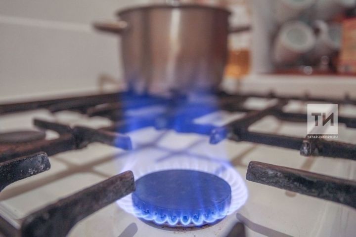 Не оставляйте без присмотра работающие газовые и электробытовые приборы