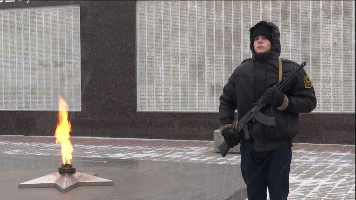 В Нурлате память Героев Отечества всех времен почтили минутой молчания
