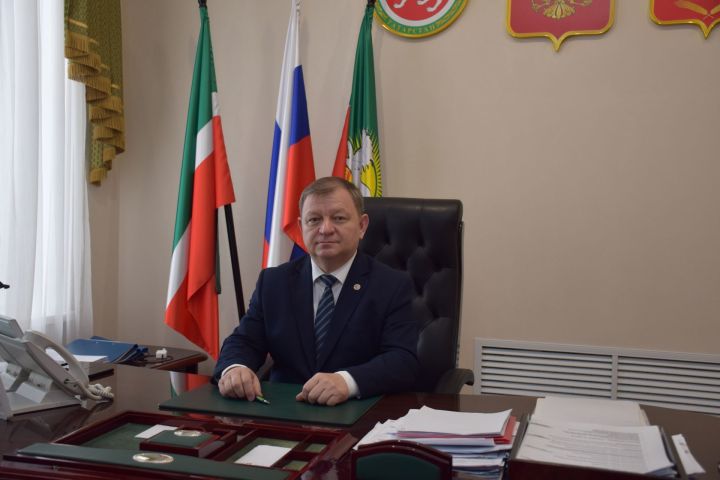 Дамир Ишкинеев поздравил нурлатцев с 23 февраля