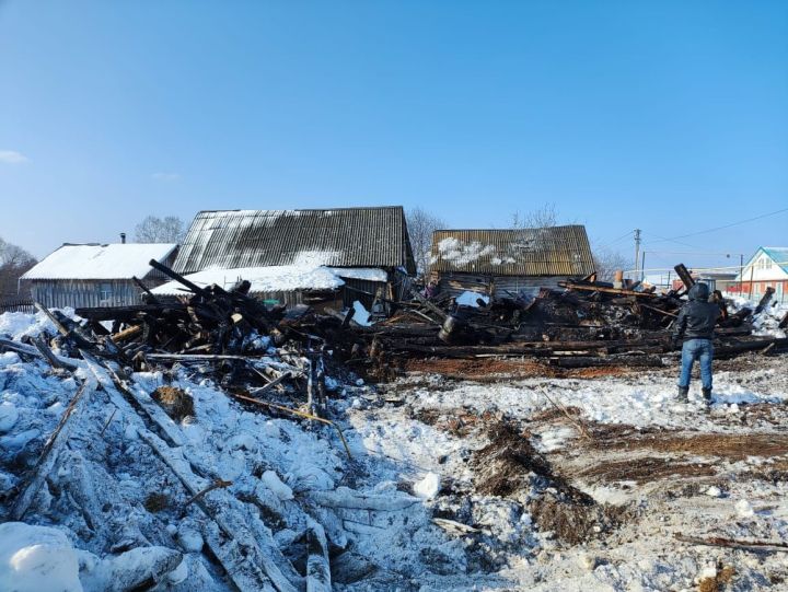В Нурлатском районе сгорел частный дом из-за неисправного электронагревательного прибора