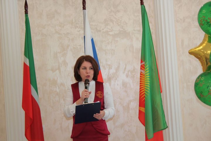 Семейные ценности в центре внимания: праздник для новорожденных и их родителей во Дворце бракосочетания