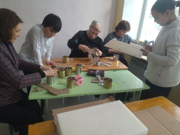 В Нурлатском районе продолжается акция «Своих не бросаем»